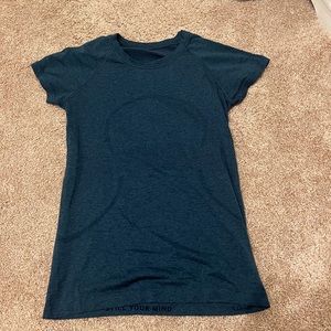 Lululemon short sleeve shirt